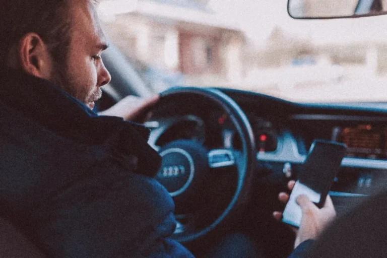 Portable au volant : combien de permis suspendus en 2026 ?