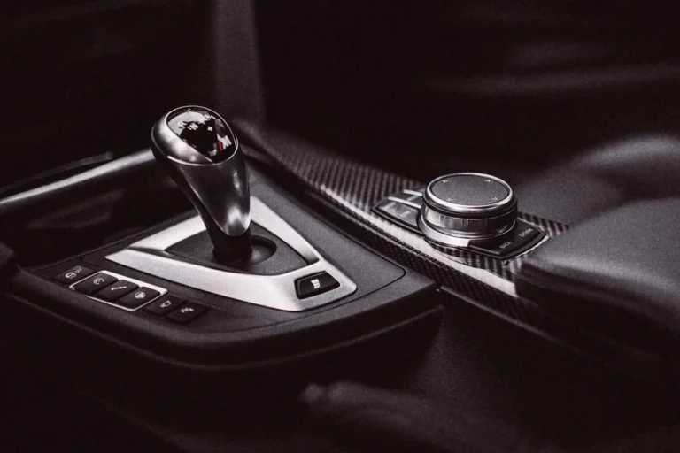 Permis boîte automatique : faut-il l&rsquo;ajouter à votre offre ?